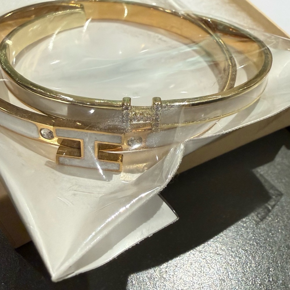 💖 New in packaging Gold and rhinestones H Bangle Bracelet Hermes style